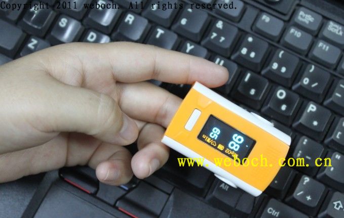 安全、省事:完全没有交叉感染的可能,因为不需要出血;免去了排队等候检查的繁琐,随时随地检查自己的身体状况:血氧仪有什么作用 血氧仪有什么作用